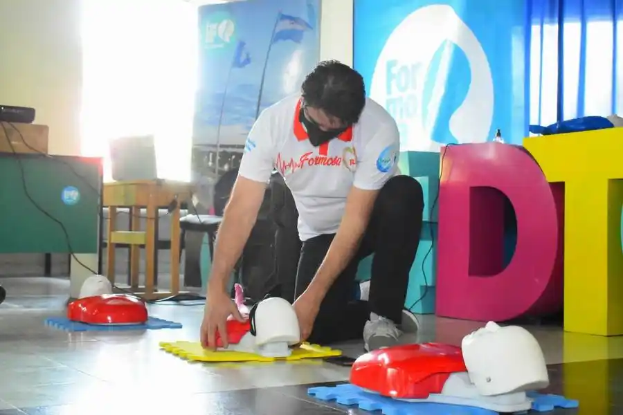 Capacitación virtual en RCP para trabajadores de turismo