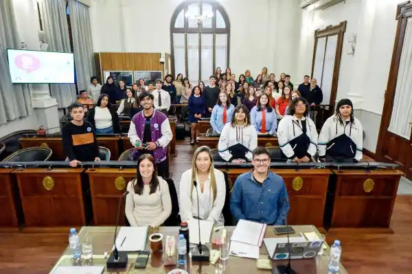 Secundarios continúan participando de la etapa departamental del Senado Juvenil