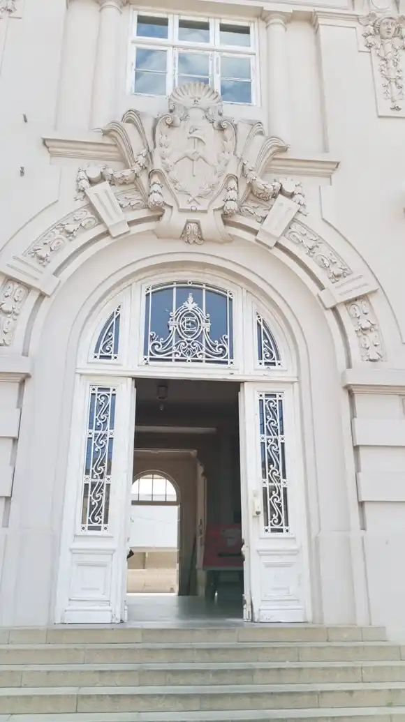 Libro sobre la Escuela de Comercio N° 1