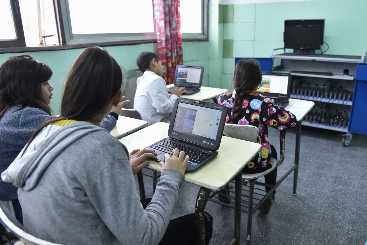 Nación entregó nueva tecnología educativa