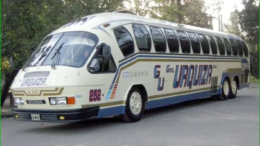 Bus bala. Colectivo con diseño aerodinámico ideado por el empresario necochense Miguel Latorre