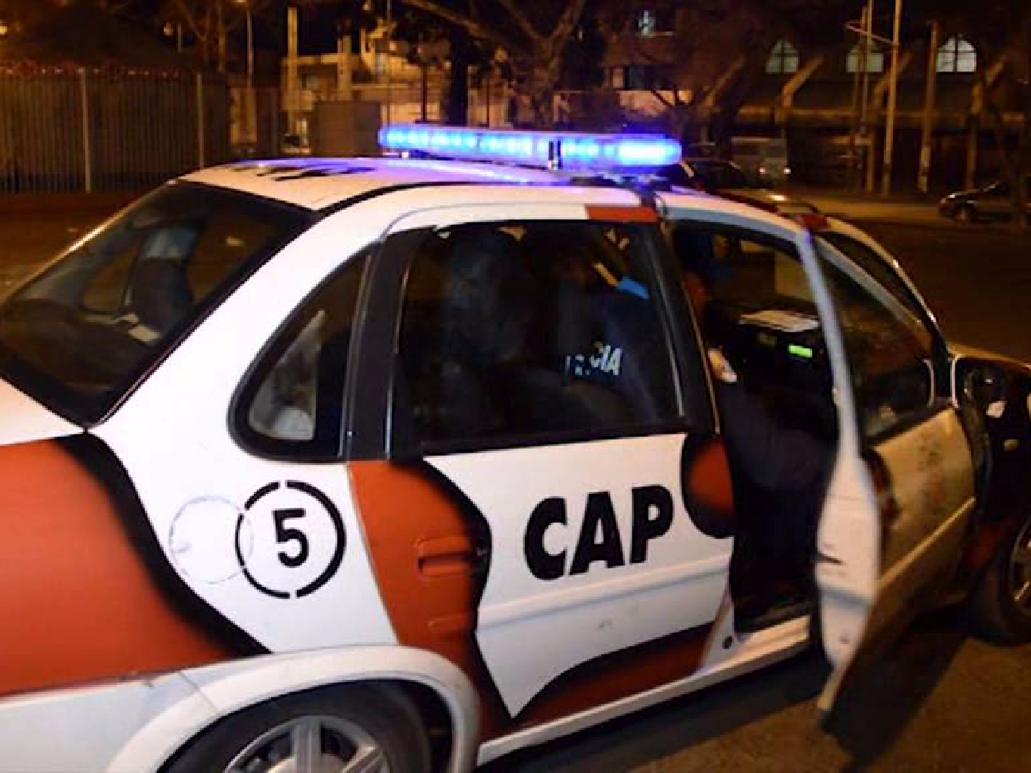 Arroyito: su hijastro le incendió la camioneta  