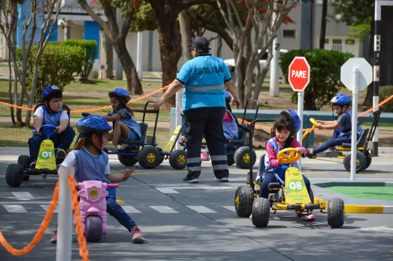 Educación vial: la campaña municipal “Bajá un Cambio” y su llegada a las escuelas