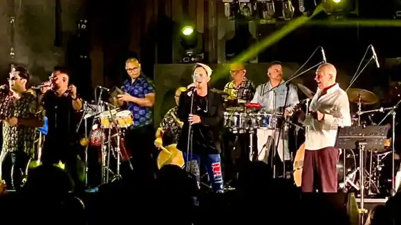 Guaco en íntimo deleitó a sus fanáticos en Caracas