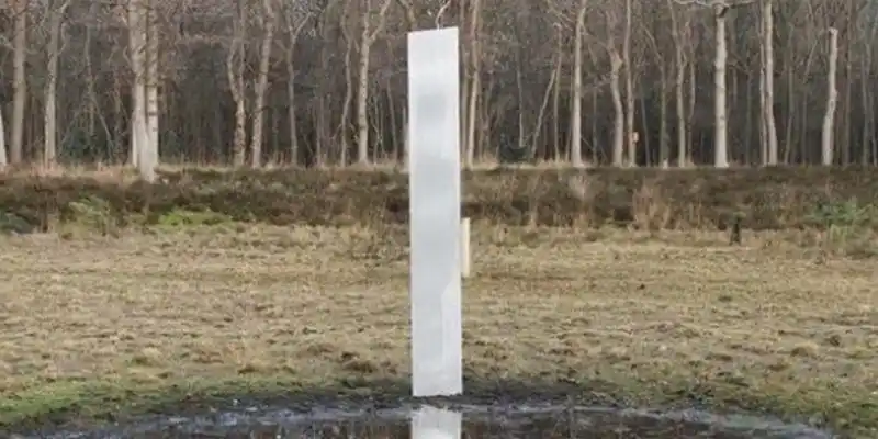 Encuentran en Holanda un nuevo monolito misterioso