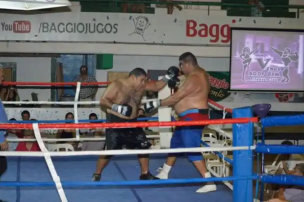 Esteban López debutó con un tremendo nocaut, Nazareno Fernández ganó y va por el Patón Basile
