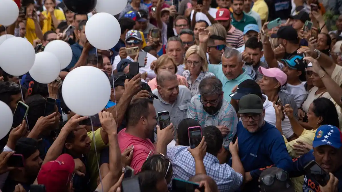 Edmundo González expresa que su proyecto salvará a Venezuela tras «25 años de autoritarismo»