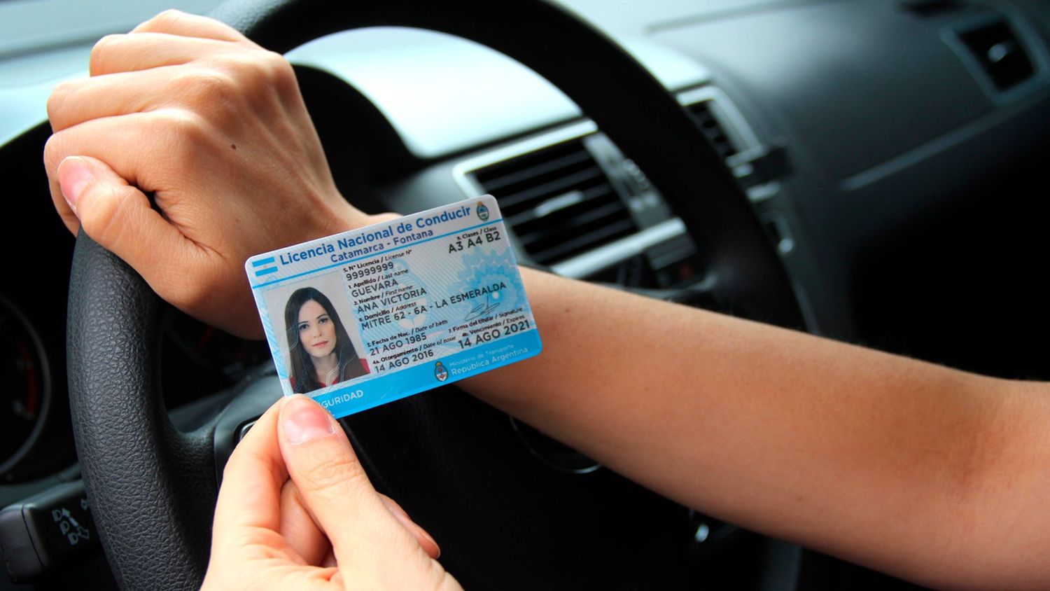 Se pueden retirar las licencias de conducir tramitadas entre el 5 y 26 de enero