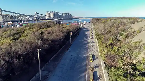 Volvieron a abrir el tránsito en el camino a la escollera