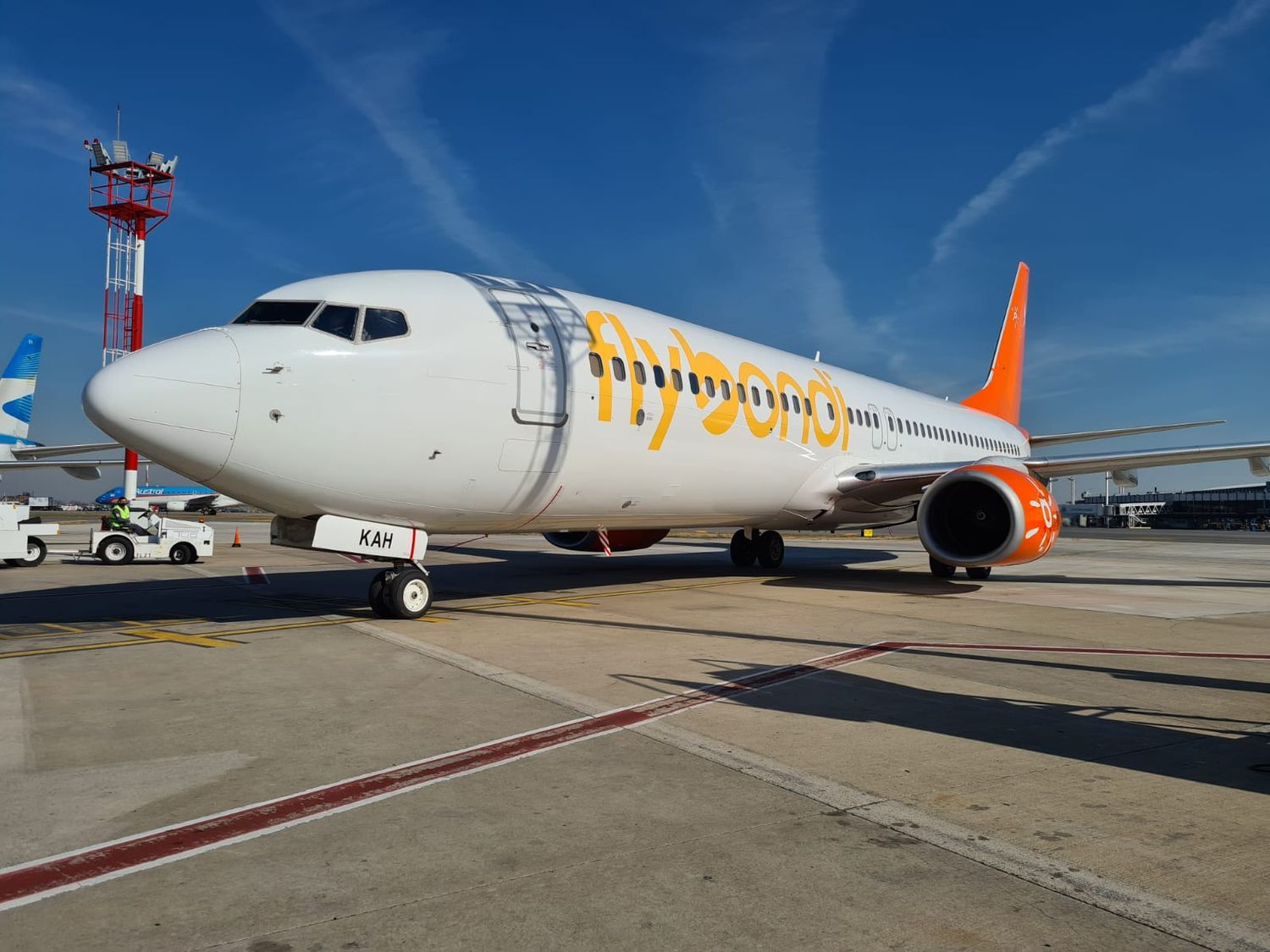 Un Boeing 737 de Flybondi rumbo a México