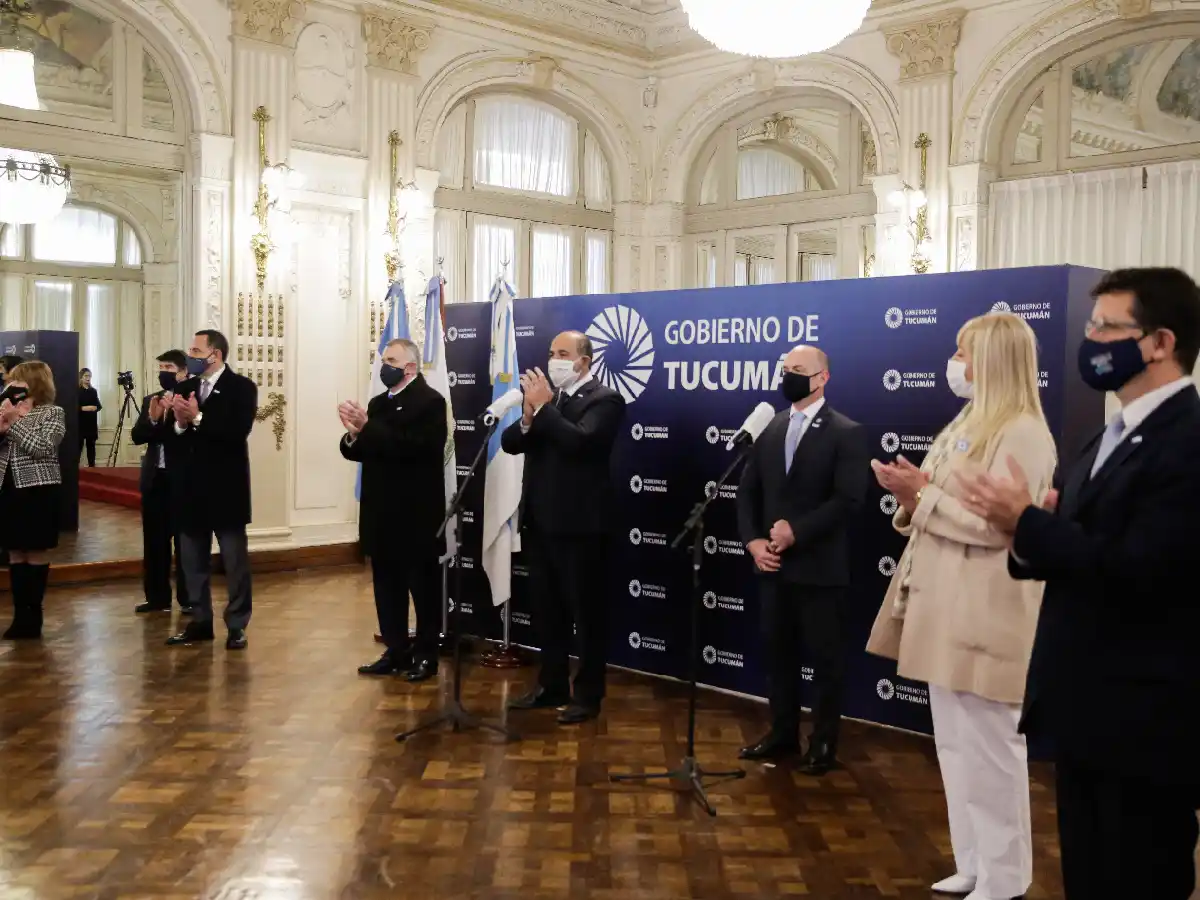 Trotta participó del acto de lealtad a la bandera 