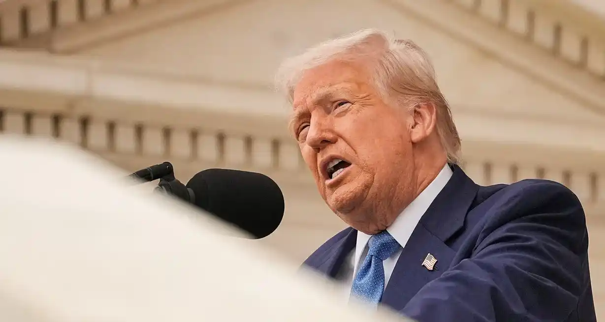 Trump ordenó suspender entrega de visas de estudiantes a extranjeros y quiere investigar las redes sociales de los alumnos universitarios. Foto: REUTERS / Ken Cedeno.