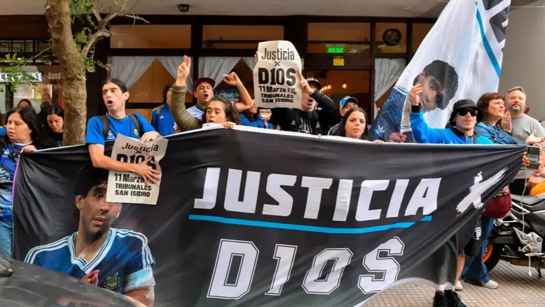 Caso Maradona: retiraron del juicio a la administrativa de una prepaga por presunto falso testimonio