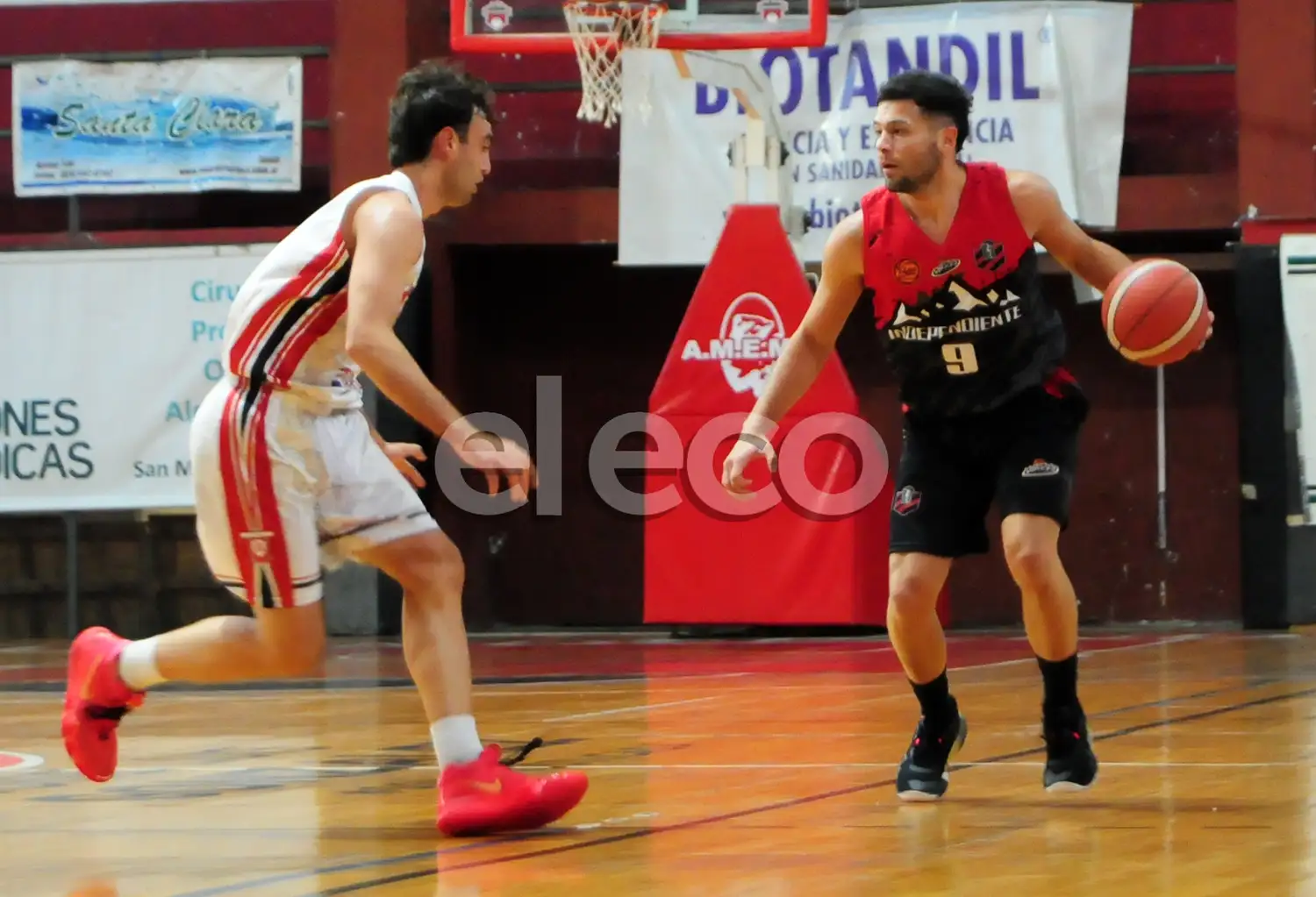 En su debut, Catalin le anotó 36 puntos a Atenas de La Plata.