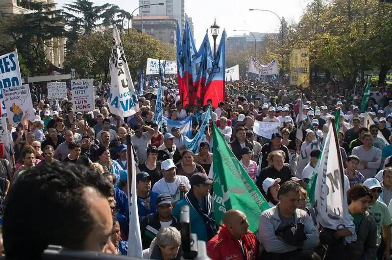 Tratamiento del Presupuesto: Organizaciones concentran frente a la Legislatura