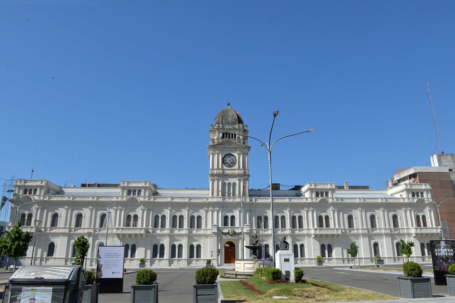 El gobierno provincial pagó una deuda a Nación en medio de la escasez de recursos y generó polémica