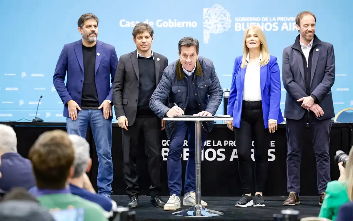 Kicillof, junto a intendentes