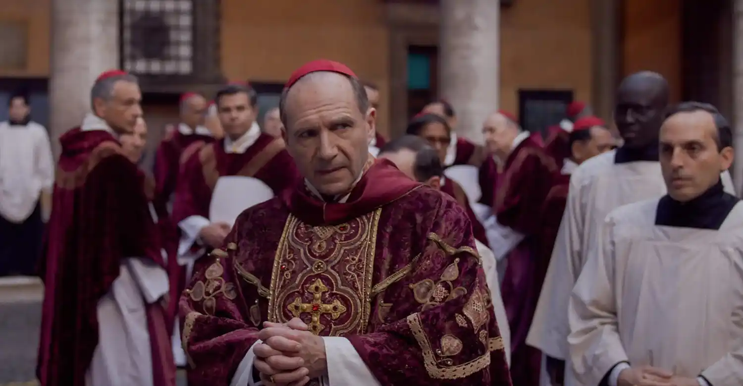 Ralph Fiennes es el gran protagonista de "Cónclave".