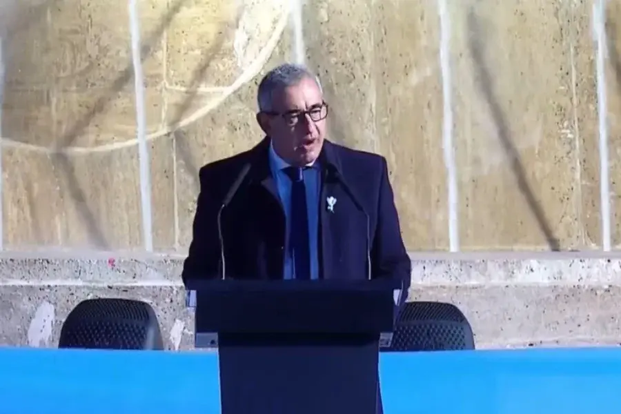 Javkin, en el acto del 20 de junio: "Toda nuestra historia está contenida en el manto sagrado, honrémoslo como corresponde"