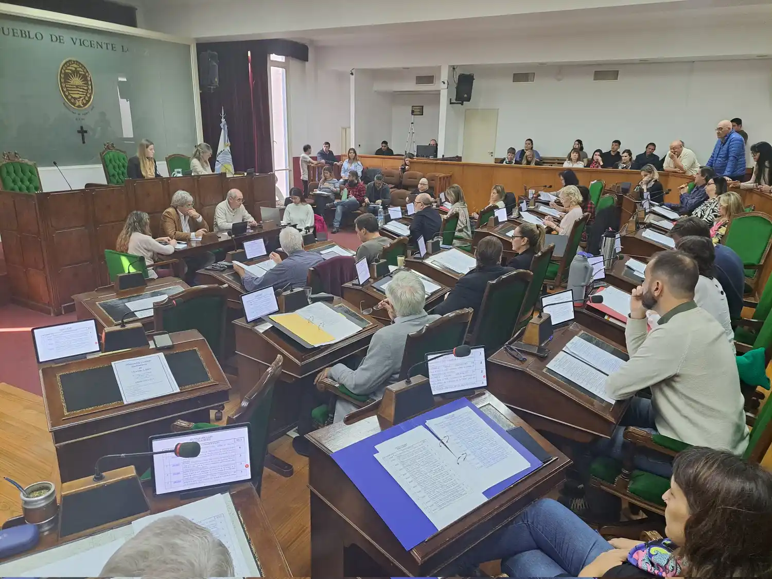 Vicente López: En una sesión caliente, el Concejo Deliberante aprobó la renuncia de Jorge Macri a la intendencia 