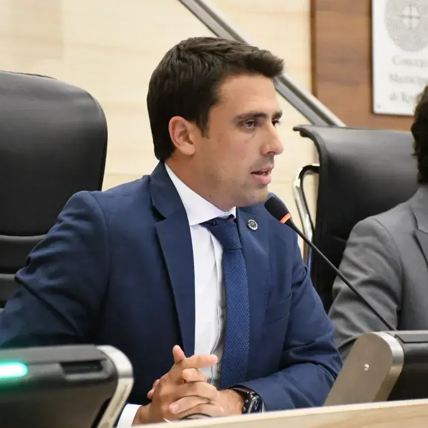 Juan Pedro Aleart pidió habilitar las aplicaciones de transporte con tarifas libres y sin tasas municipales