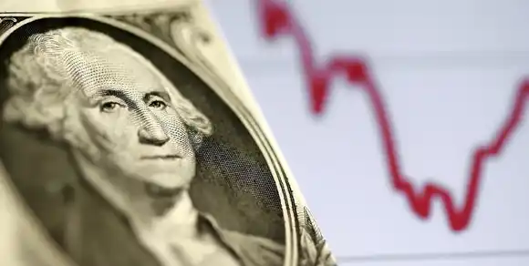 El dólar cerró a la baja en bancos, MEP y blue: retrocesos de hasta 4,8%