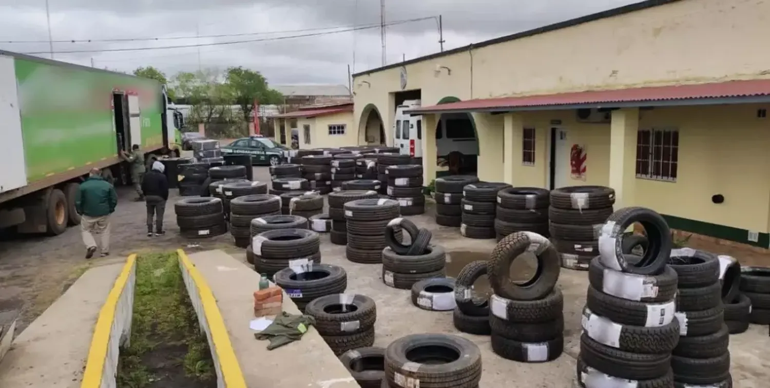 Incautan un millonario cargamento oculto en un transporte de encomiendas