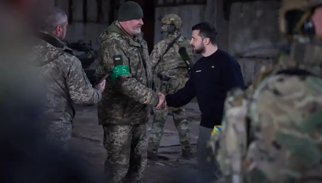Volodimir Zelenski visitó la sureña ciudad de Jerson.
