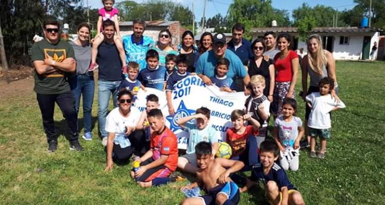 Los Andes volvió a dar la vuelta olímpica en la Liga Infantil por la 2011