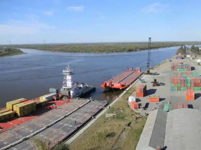 El río Paraná en su nivel más bajo del siglo en el puerto de Santa Fe

