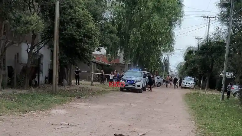 Un hombre asesinó a su propia madre: le dio más de 100 puñaladas