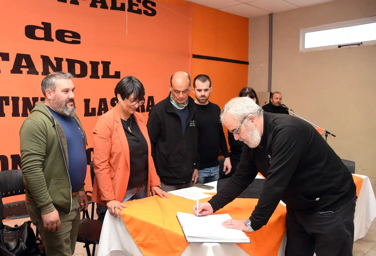 Roberto Martínez Lastra asumió su octavo mandato como secretario general del STMT en un acto que marcó el inicio de un período que se extenderá hasta 2030.