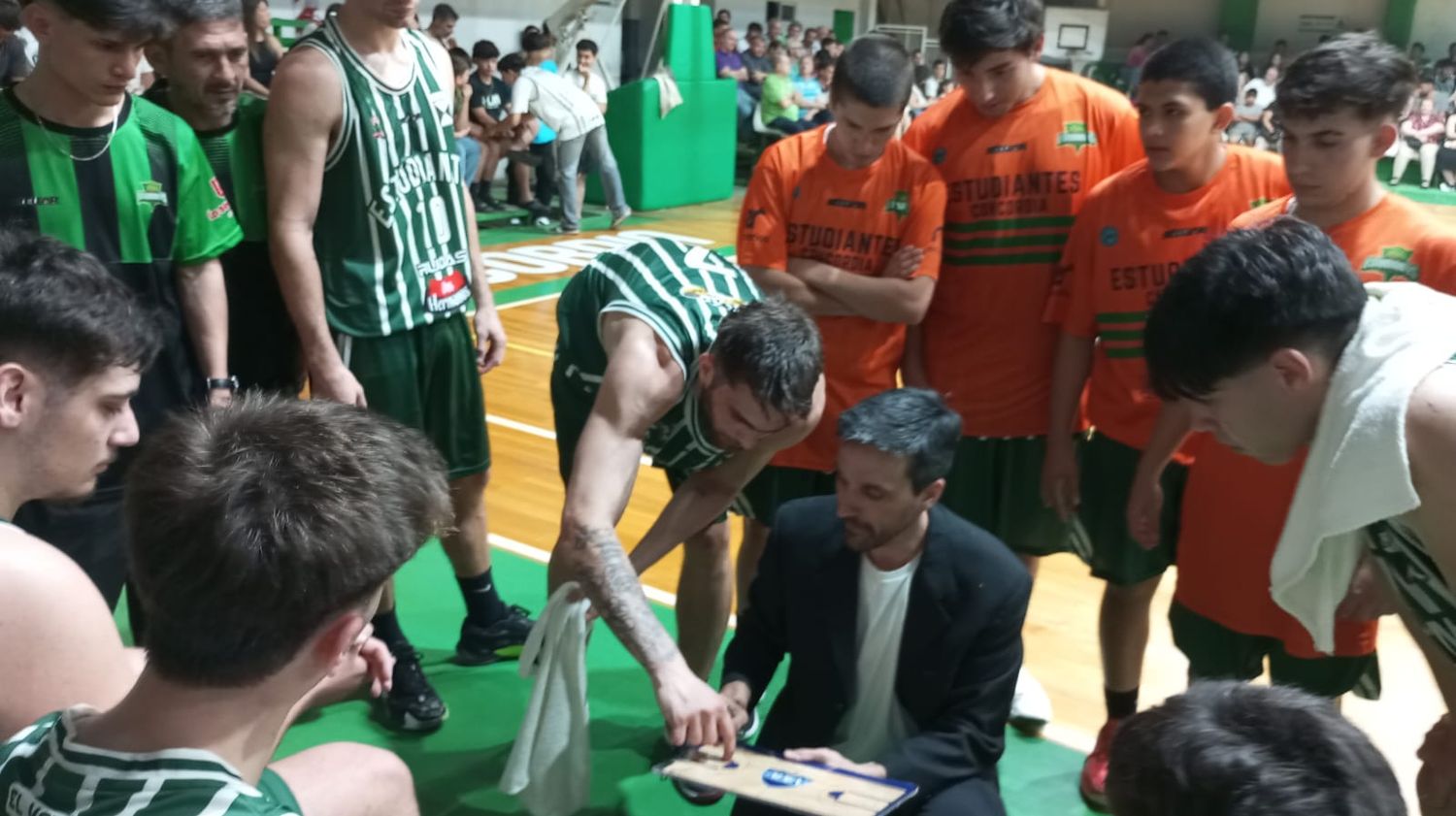 Básquetbol: Estudiantes no pudo en su visita a Urquiza de Santa Elena