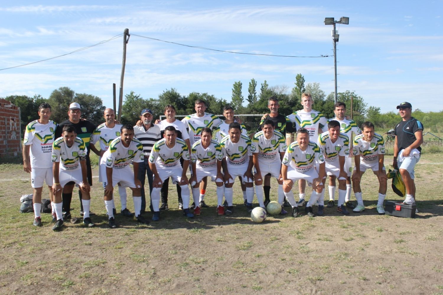 Sarmiento ganó y desplazó a Juventud Unida de la cima del torneo de Veteranos