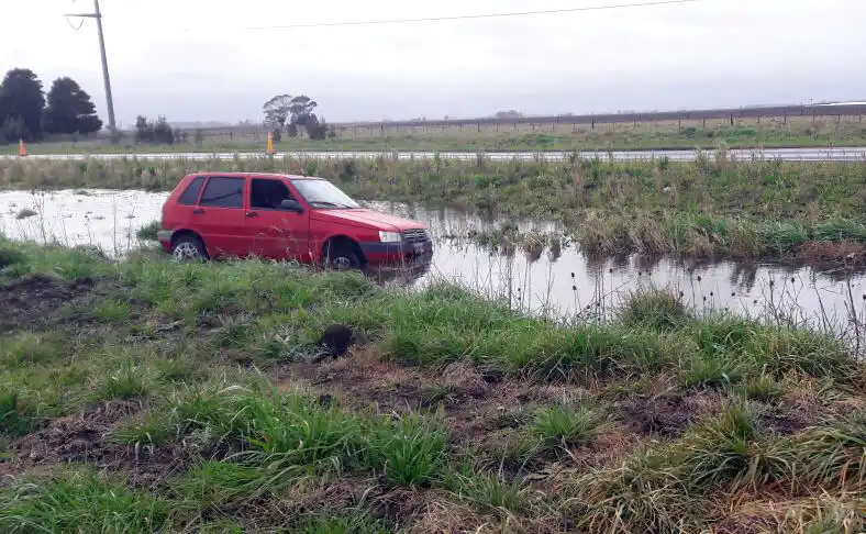 Se despistó con su auto en ruta 88 y salió ilesa