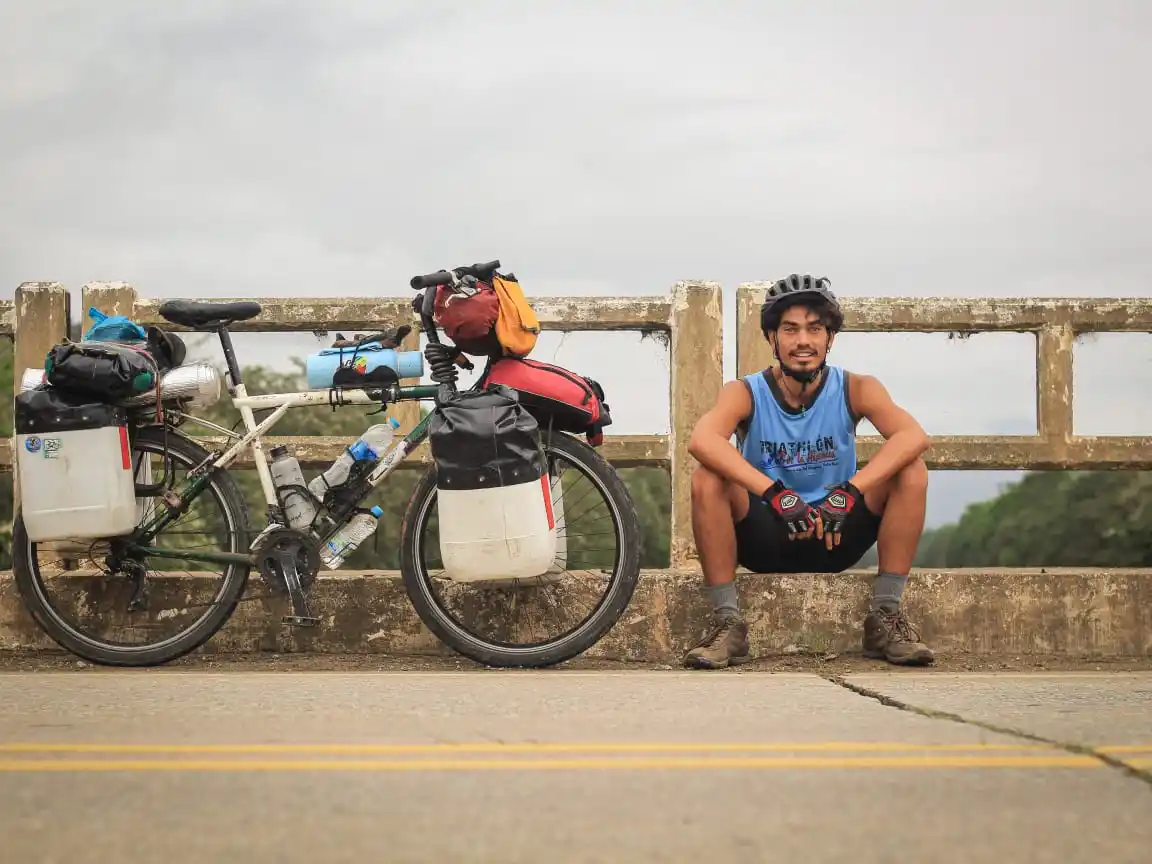 “Siempre tuve el sueño de viajar por el mundo”, destacó Facundo.