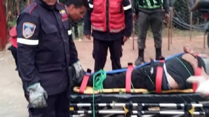 ¡AL VACÍO! Murió al caer por barranco en la Caracas-La Guaira (+Fotos)