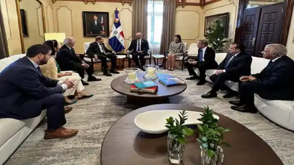 «No hay espacio para la indiferencia y el silencio»: Luis Abinader en encuentro con Edmundo González