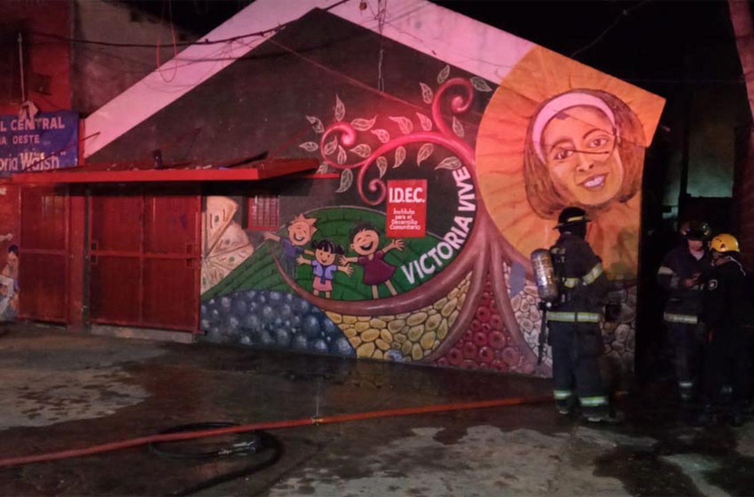 Horror en zona oeste: cuatro personas, entre ellas dos menores, fallecieron tras incendiarse una vivienda