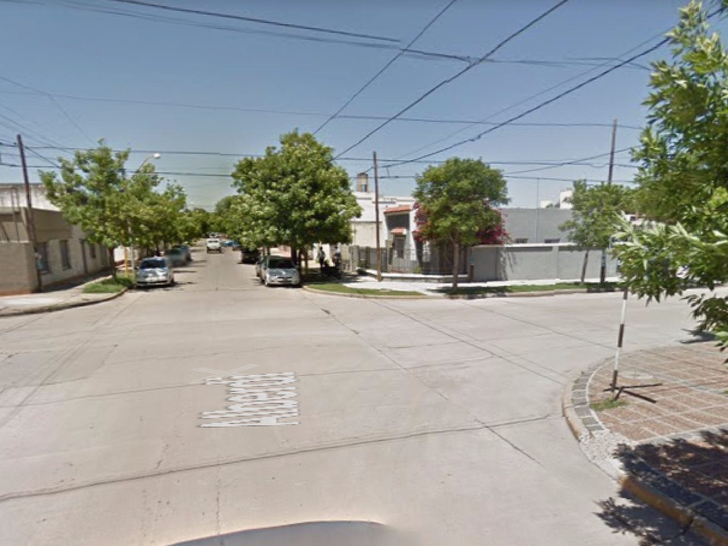 Una joven se fracturó al accidentarse en su moto