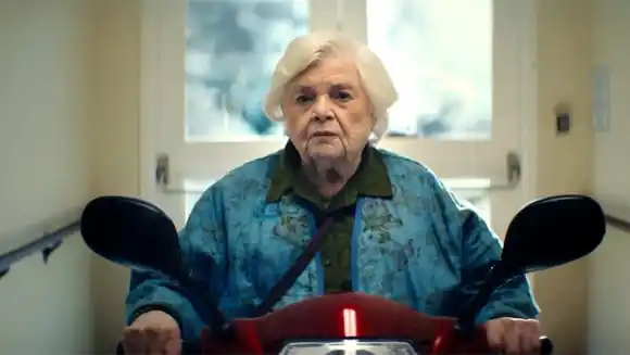 June Squibb, la actriz de 95 años que sigue y sigue