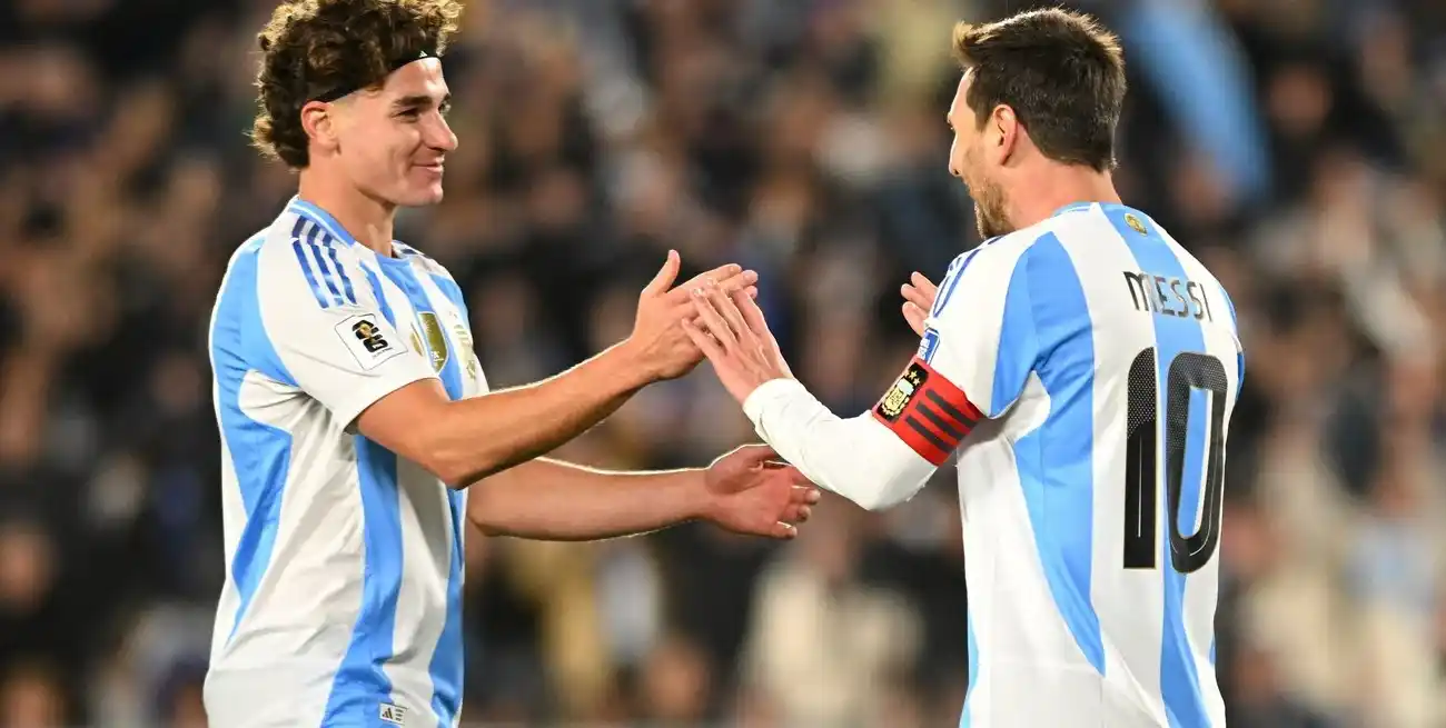 Argentina se mantiene en el segundo lugar del ranking FIFA detrás de España. Foto: Reuters