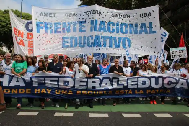 Esta semana continuarán las protestas docentes 