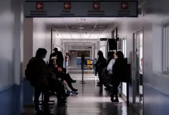 Si el extranjero no residente tiene seguro de salud, el hospital podrá facturar a la aseguradora.