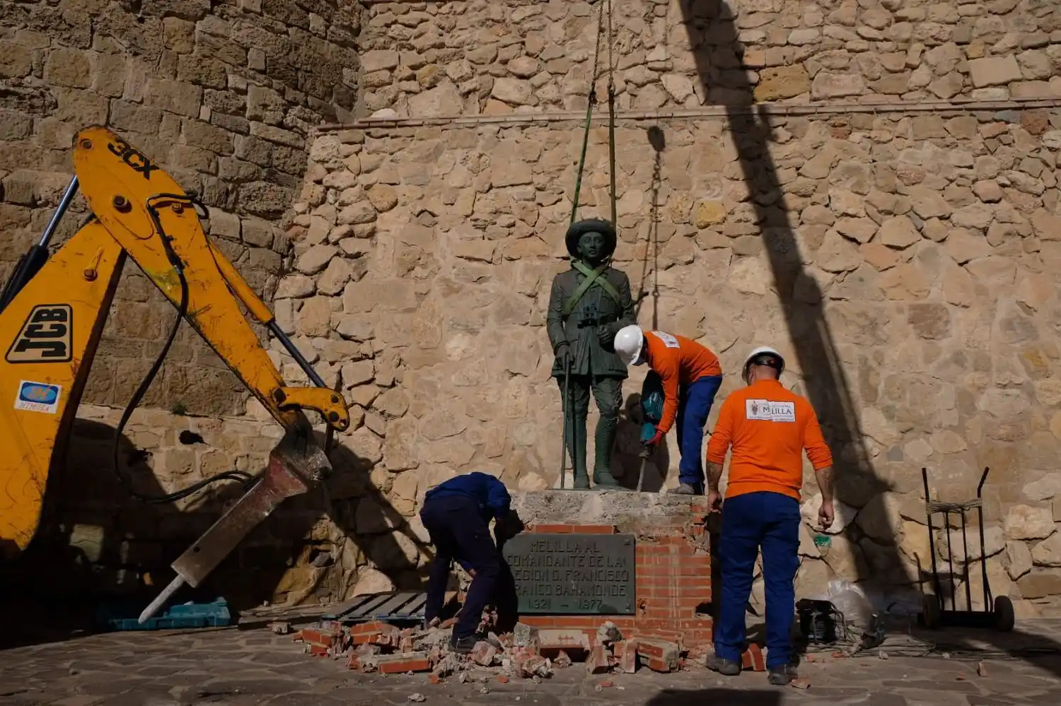 España: retiraron la última estatua que quedaba del dictador Franco