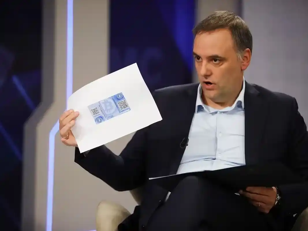 Adorni rectificó su patrimonio: Bitcoin, herencias y propiedades que no había declarado