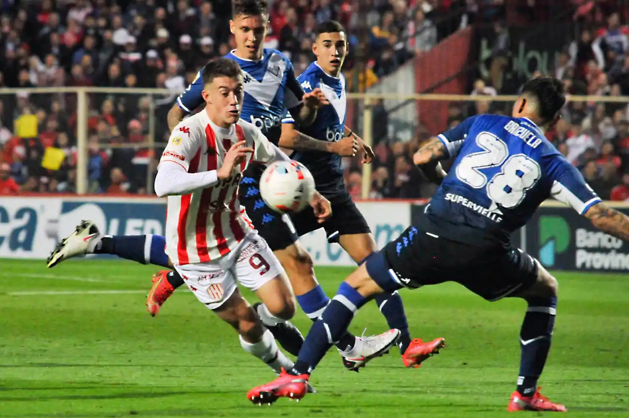 Unión lo dio vuelta ante Vélez y quedó tercero