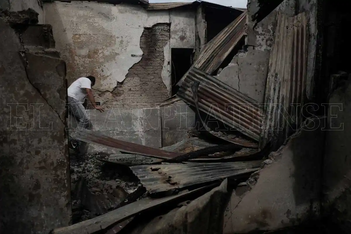 Más de 25 familias aún habitan el conventillo incendiado de Don Bosco