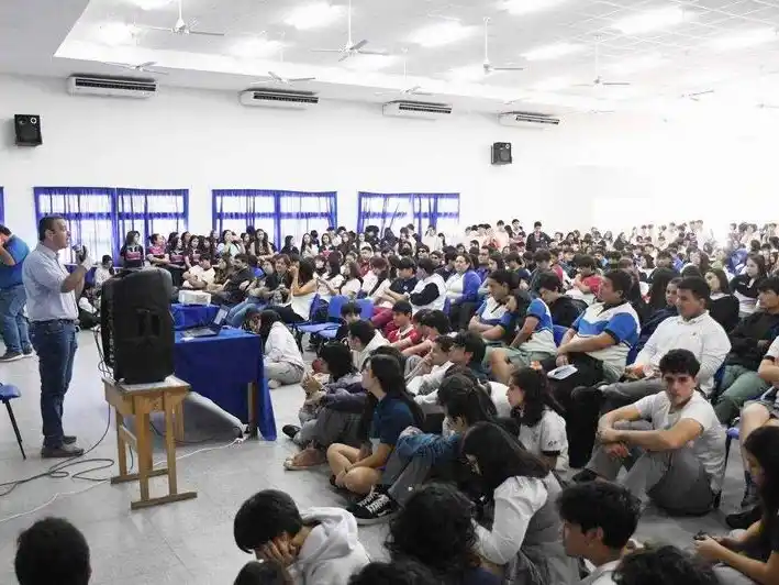 La UPLaB promocionó sus ofertas 
académicas en escuelas capitalinas