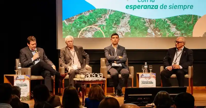 Mántaras expuso junto a Marcos Blanda y Guillermo Bernaudo.